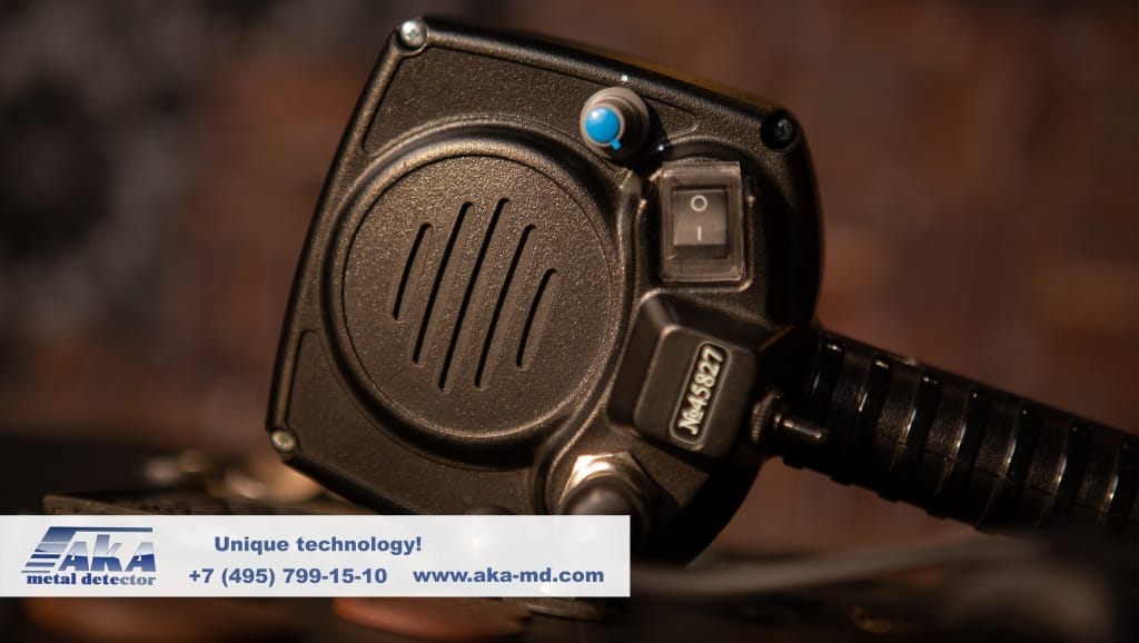 AKA Signum MFD control box speaker and power switch detail